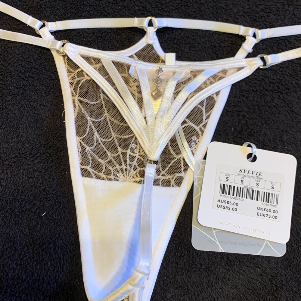 Honey Birdette “Sylvie” Elegant White Lace Bra, Panty & Stay Up Stockings - Picture 5 of 7